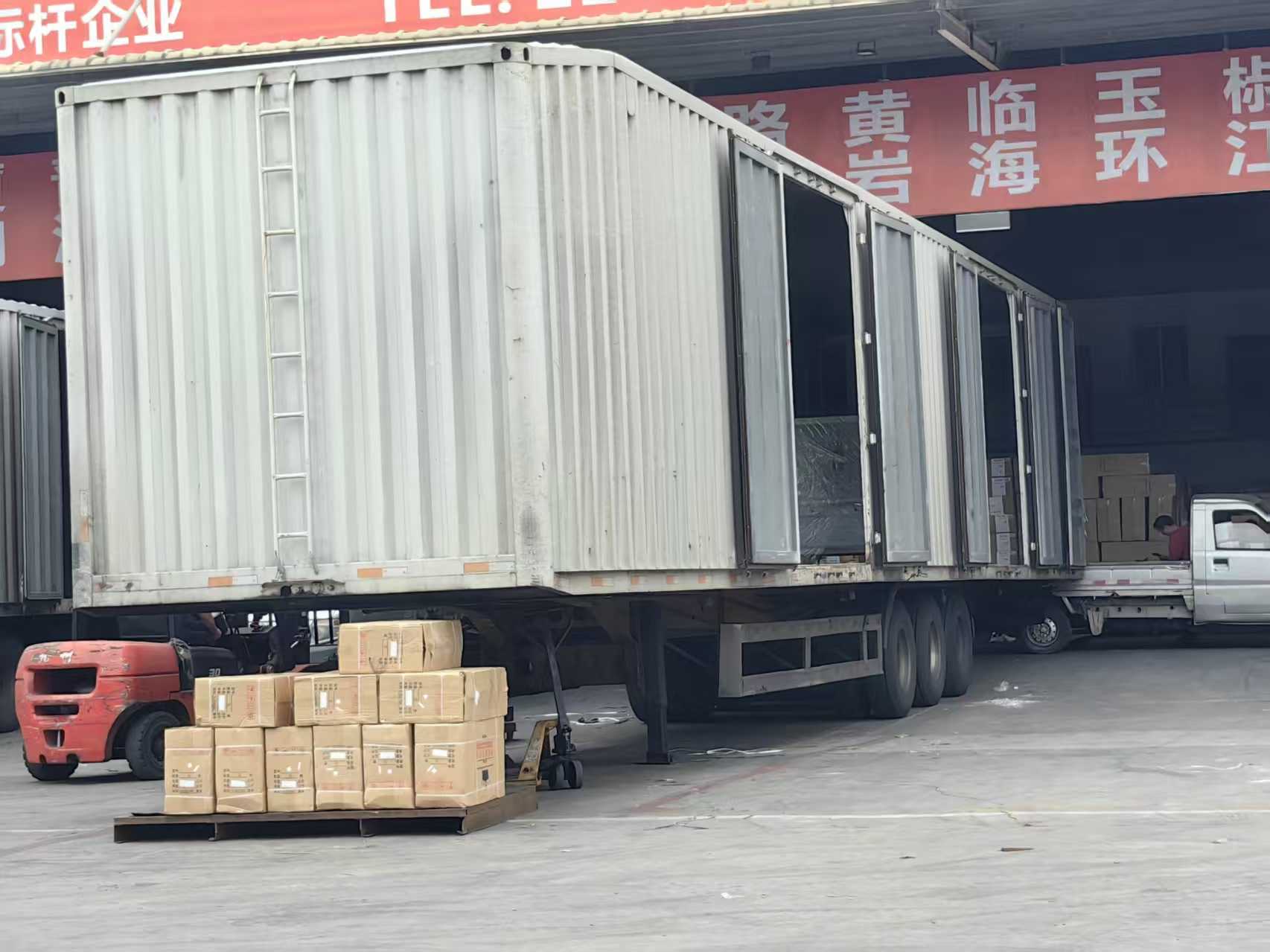昆明到贵阳酱酒陶坛防震整车运输案例:过程留痕